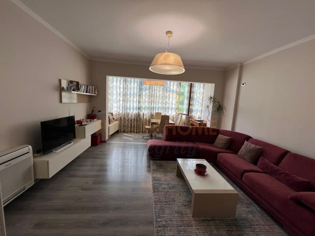 Qira, Apartament 2+1+2, Fresk, Tiranë. 3