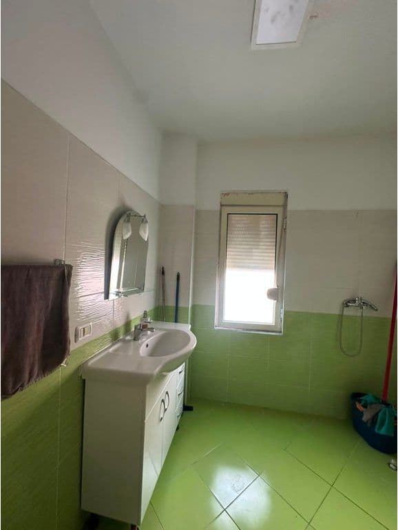 Për qira, Hapësirë zyre, Komuna Paris, Tiranë 2