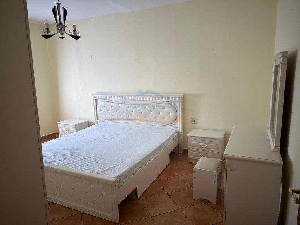 Në shitje, Apartament 1+1, Laprakë, Tiranë. 4