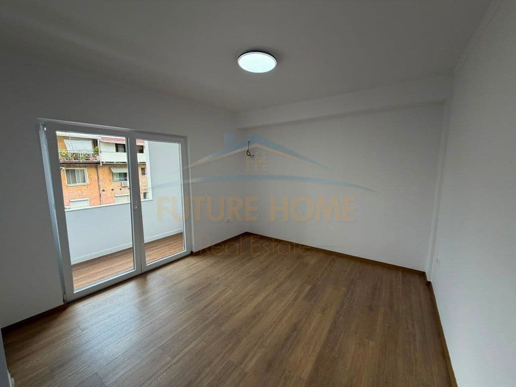 Në shitje, Apartament 1+1, Rruga e Dibrës, Tiranë.
