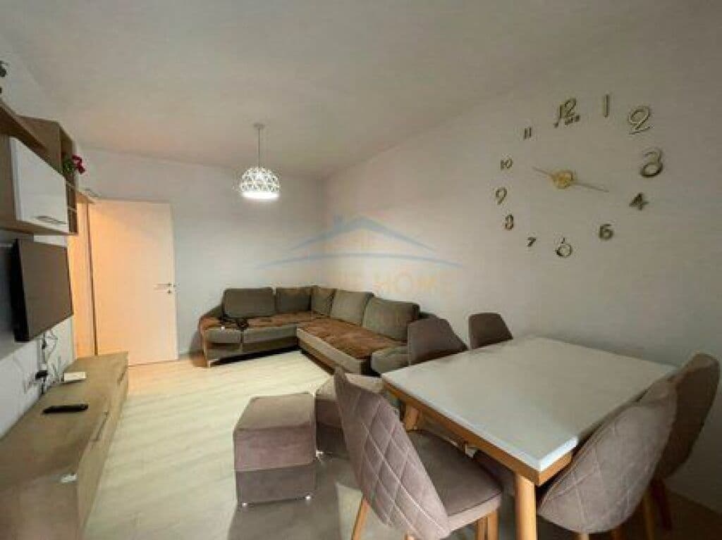Qira, Apartament 2+1, Rruga 5 Maj, Tiranë