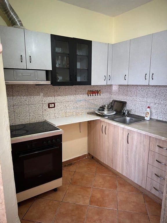 Në shitje, Apartament 1+1, Laprakë, Tiranë. 3