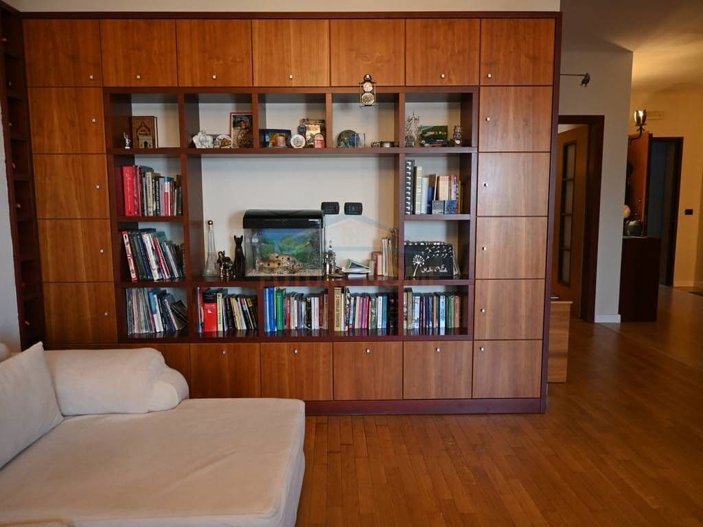 Shitje, Penthouse 3+1+3, Kodra e Diellit 3