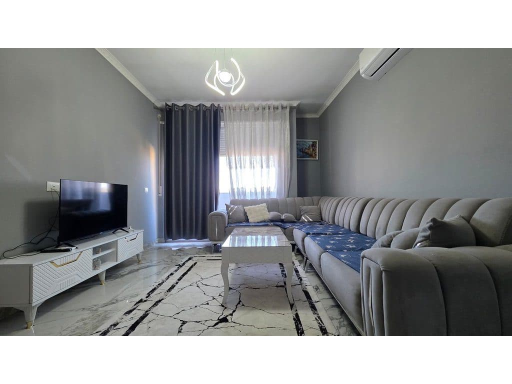 Qera, Apartament 2+1,Rruga e Dibres, Tirane. 2