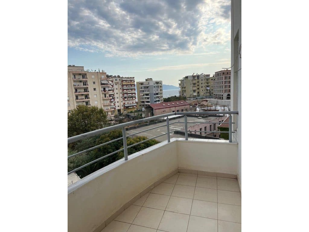 Shitet, Apartament 1+1, Sarande.
