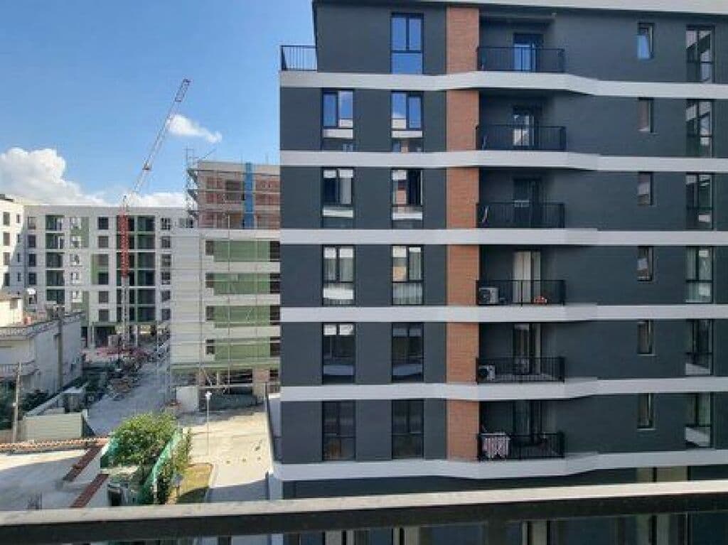 Në shitje, Apartament 2+1+Vend Parkimi, Rezidenca Albulena, Paskuqan.