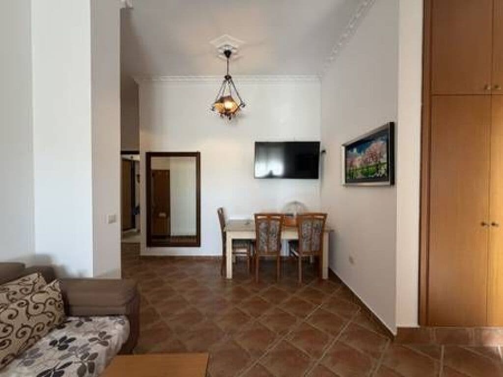 Qira, Apartament 1+1, Bloku i Ambasadave, Tiranë 3