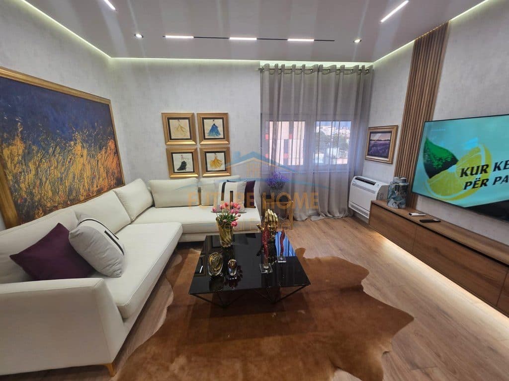 Në shitje, Apartament 2+1 Zogu i Zi, Tiranë. 2