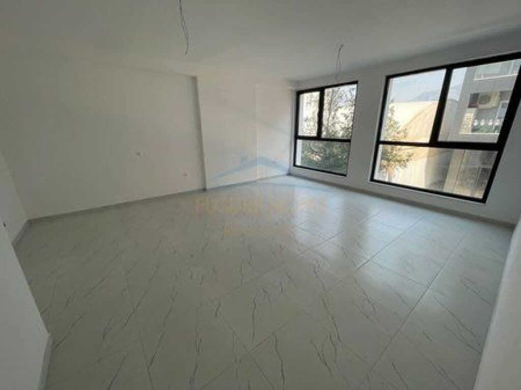 Qira, Apartament 2+1+2, Rezidenca "Jordan", Rruga Jordan Misja, Tiranë.