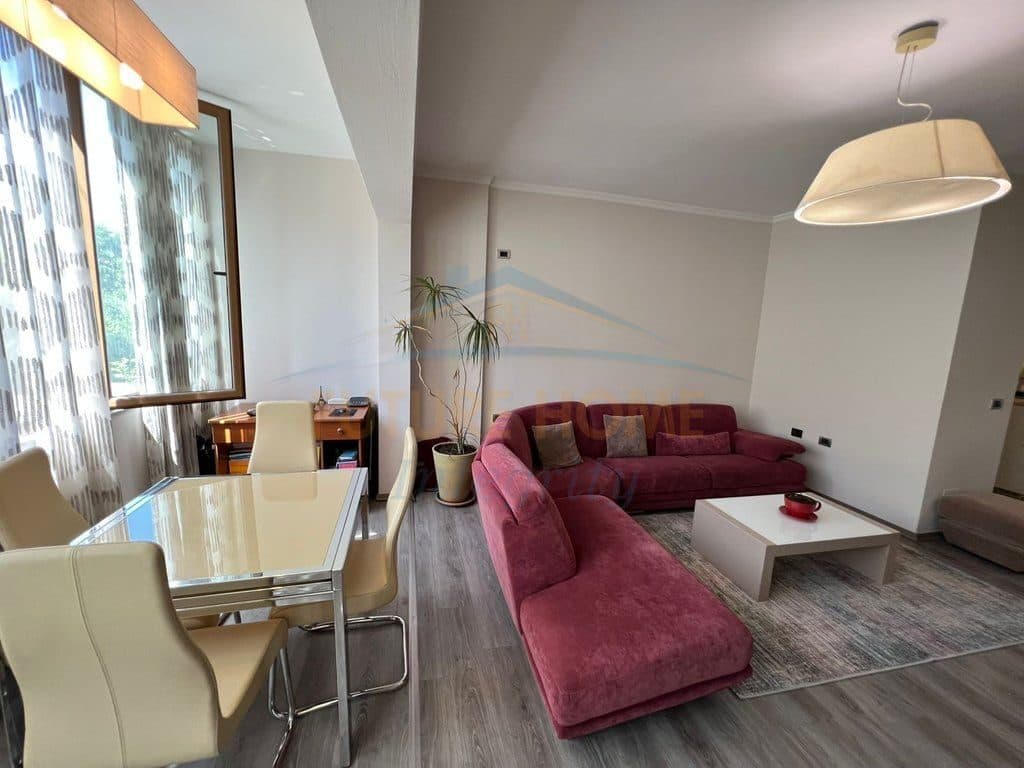Qira, Apartament 2+1+2, Fresk, Tiranë. 2