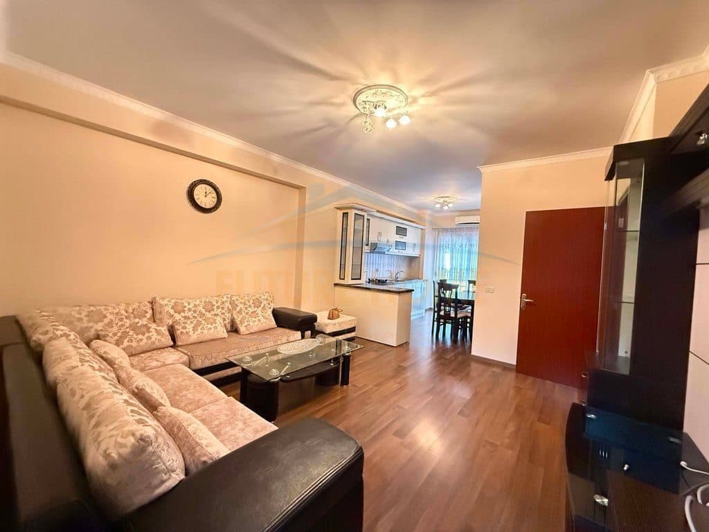 Qira, Apartament 2+1+2, në Unazën e Re, pranë Vilës L