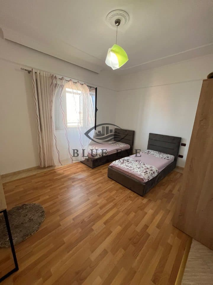JEPET ME QIRA APARTAMENT 2+1 PRANË STADIUMIT, DURRËS 4