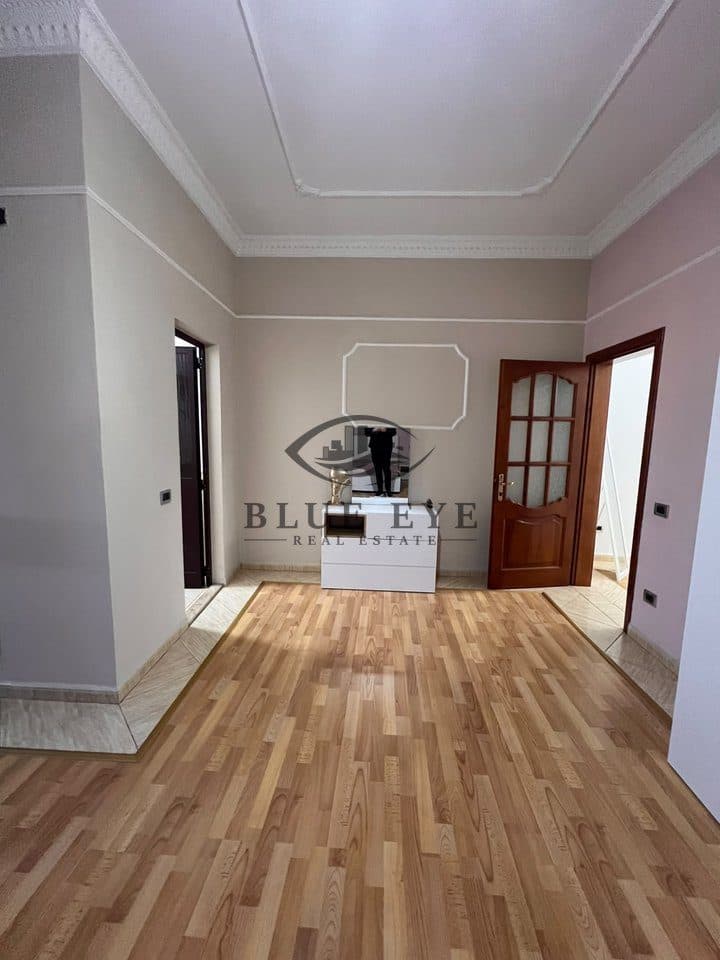 JEPET ME QIRA APARTAMENT 2+1 PRANË STADIUMIT, DURRËS 3