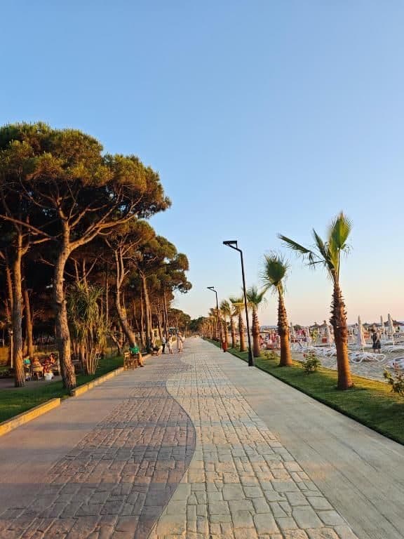🏡 SHITET APARTAMENT 1+1 NË MALIN E ROBIT! 🌊