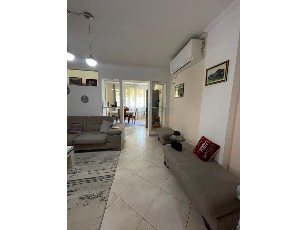 Shitet, Apartament 2+1+2, Liqeni i Thatë, Tiranë. 2