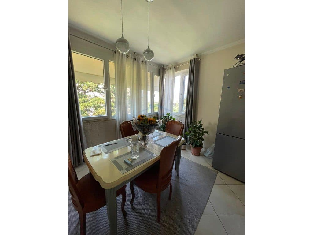 Shitet, Apartament 2+1+2, Liqeni i Thatë, Tiranë. 4