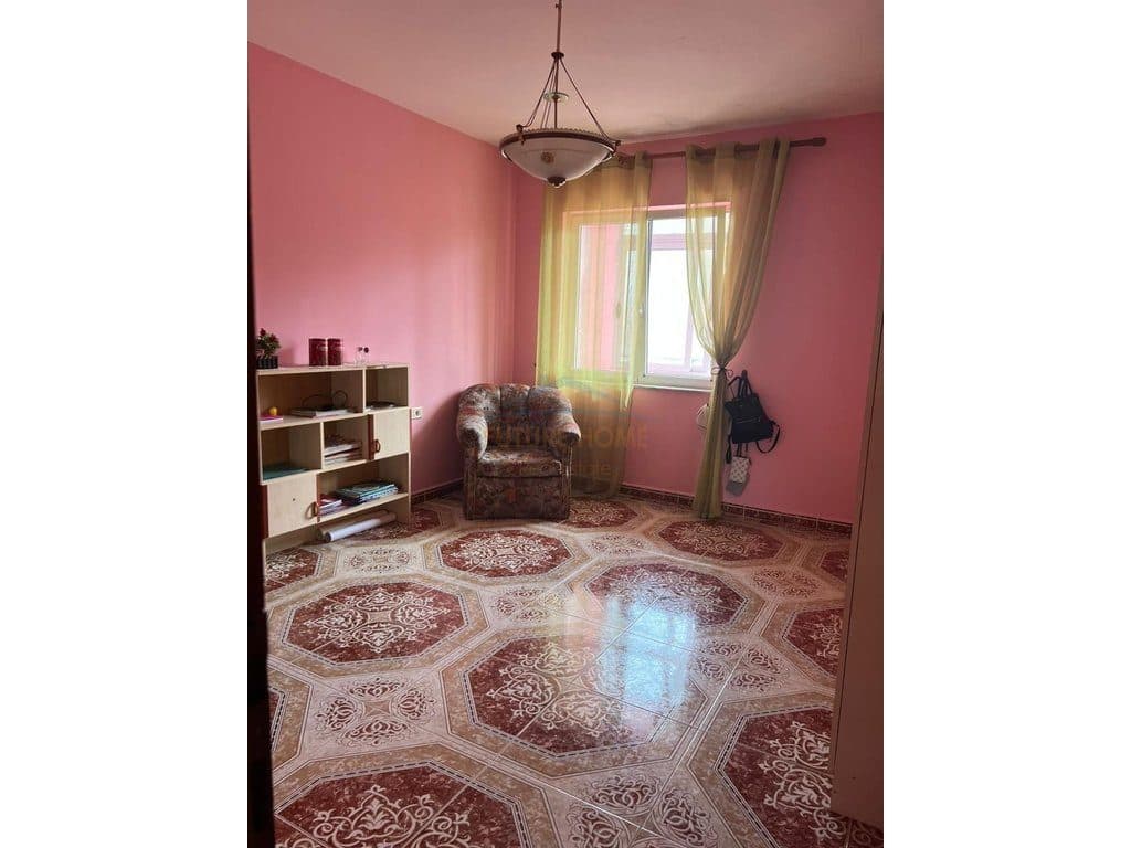 Shitet, Apartament 2+1, Rruga "Kongresi Manastirit", Tirane. 3