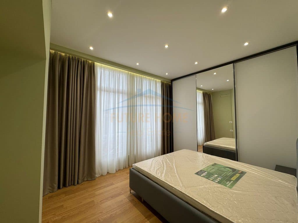 Shitet, Apartament 2+1, Myslym Shyri, Tiranë. 4