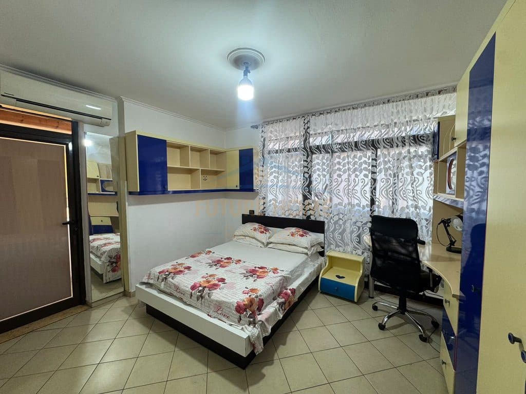 Shitet, Apartament 3+1+2 tek Ish Parku, Tiranë. 4
