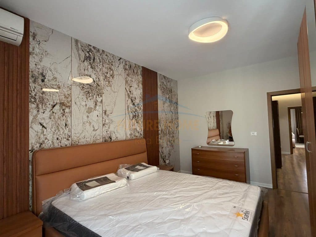 Shitet , Apartament 2+1+2 , Rruga Mine Peza , Tiranë. 4