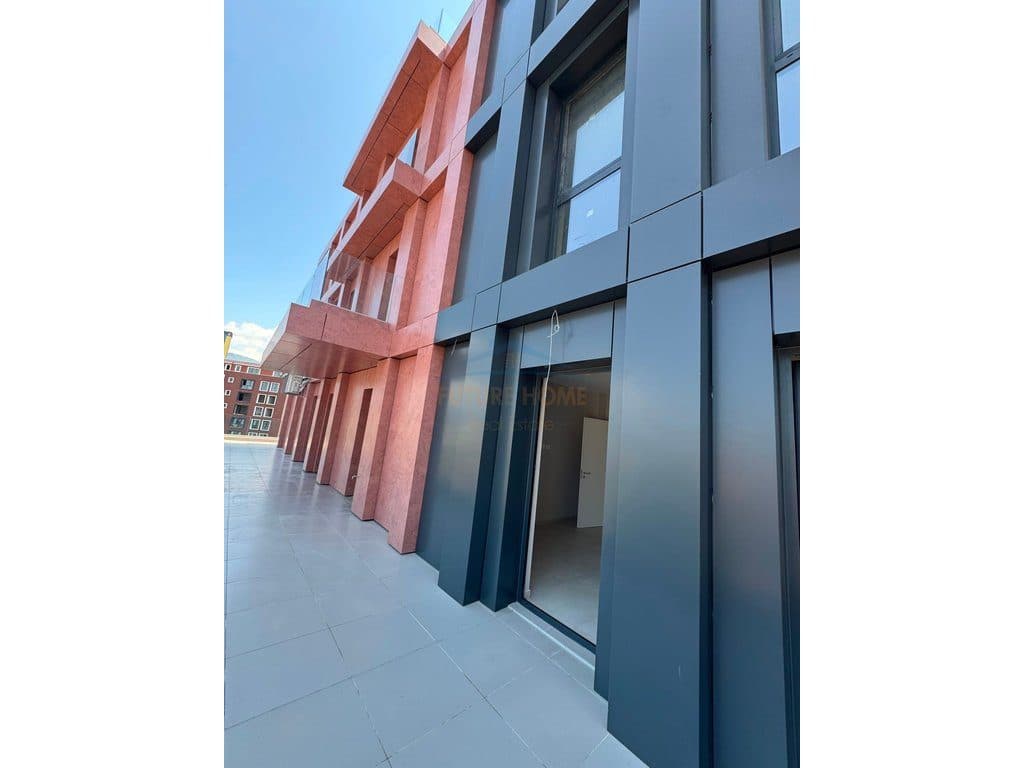 Qira, Ambient për zyra, Galeria Roma, Rruga e Kavajës.