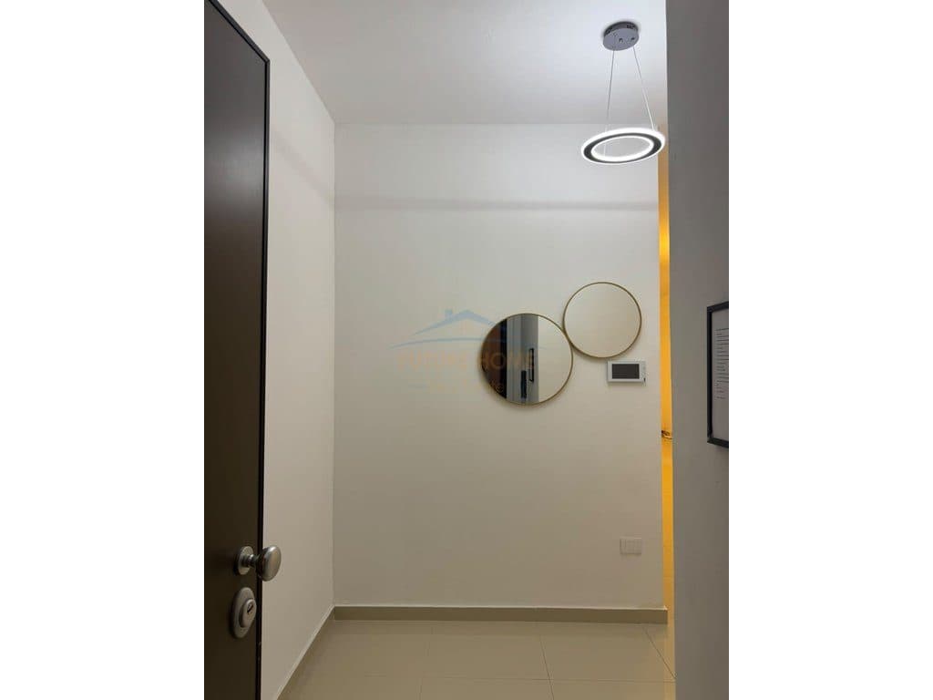Qera, Ambient, Galeria Roma, Rruga e Kavajës, Tiranë. 4