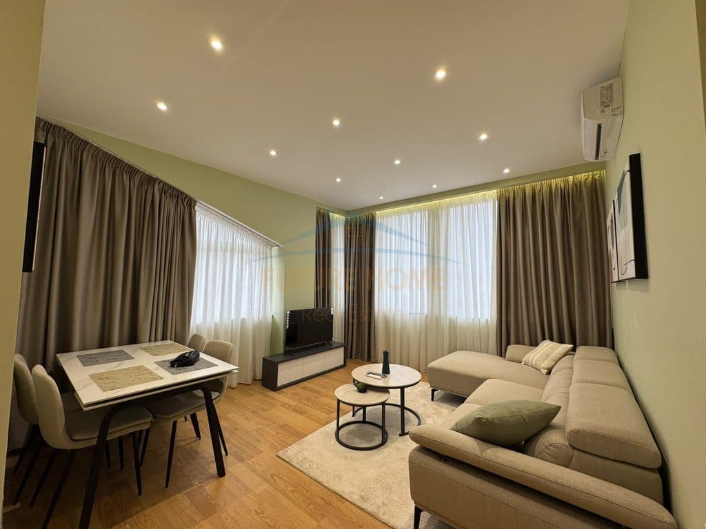 Shitet, Apartament 2+1, Myslym Shyri, Tiranë. 2