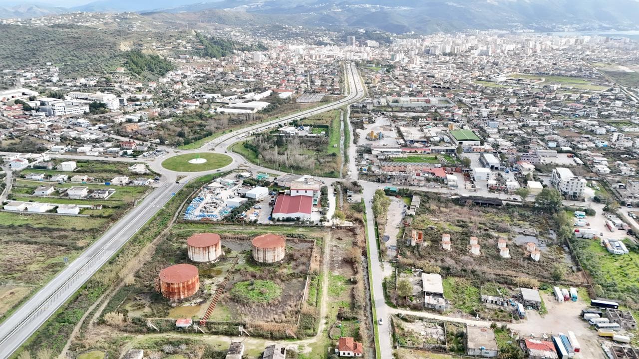 TOKË INDUSTRIALE PËR SHITJE NË VLORË – MUNDËSI IDEALE INVESTIMI