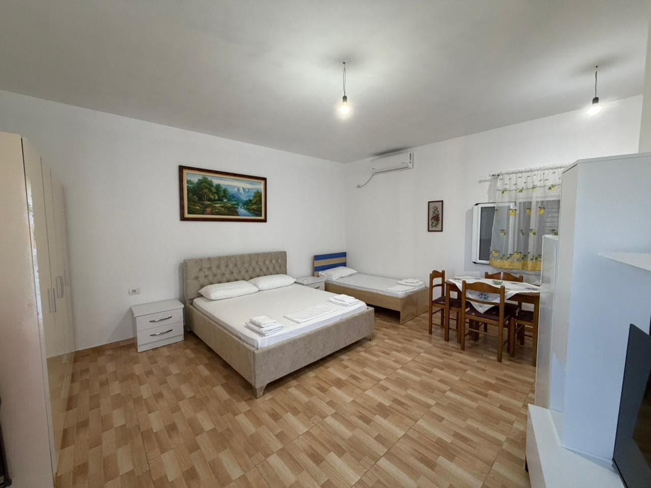 STUDIO ME QERA – UJI I FTOHTE, VLORE 3