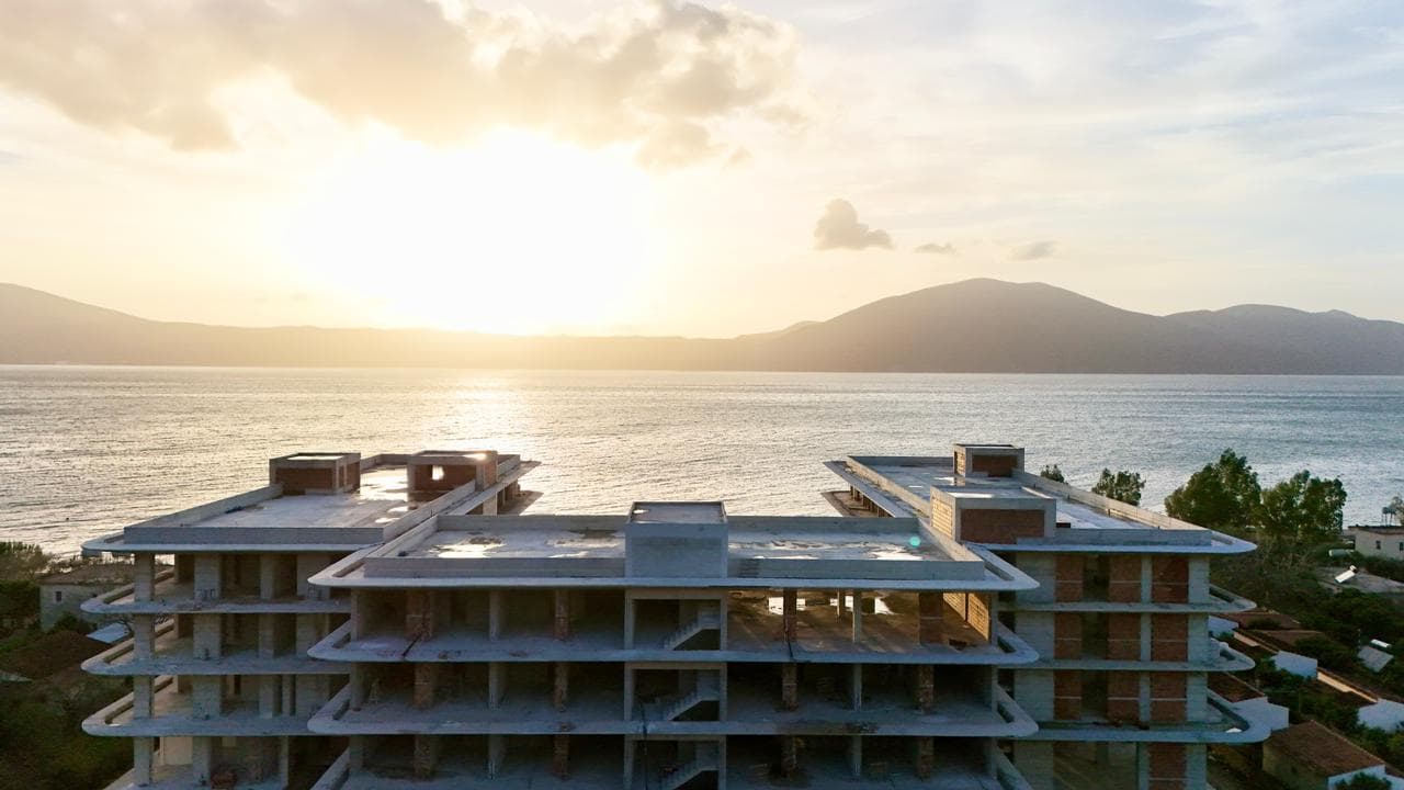VLORA BAY - DETI NE BALLKONIN TEND
STUDIO NË SHITJE – RADHIMA 4