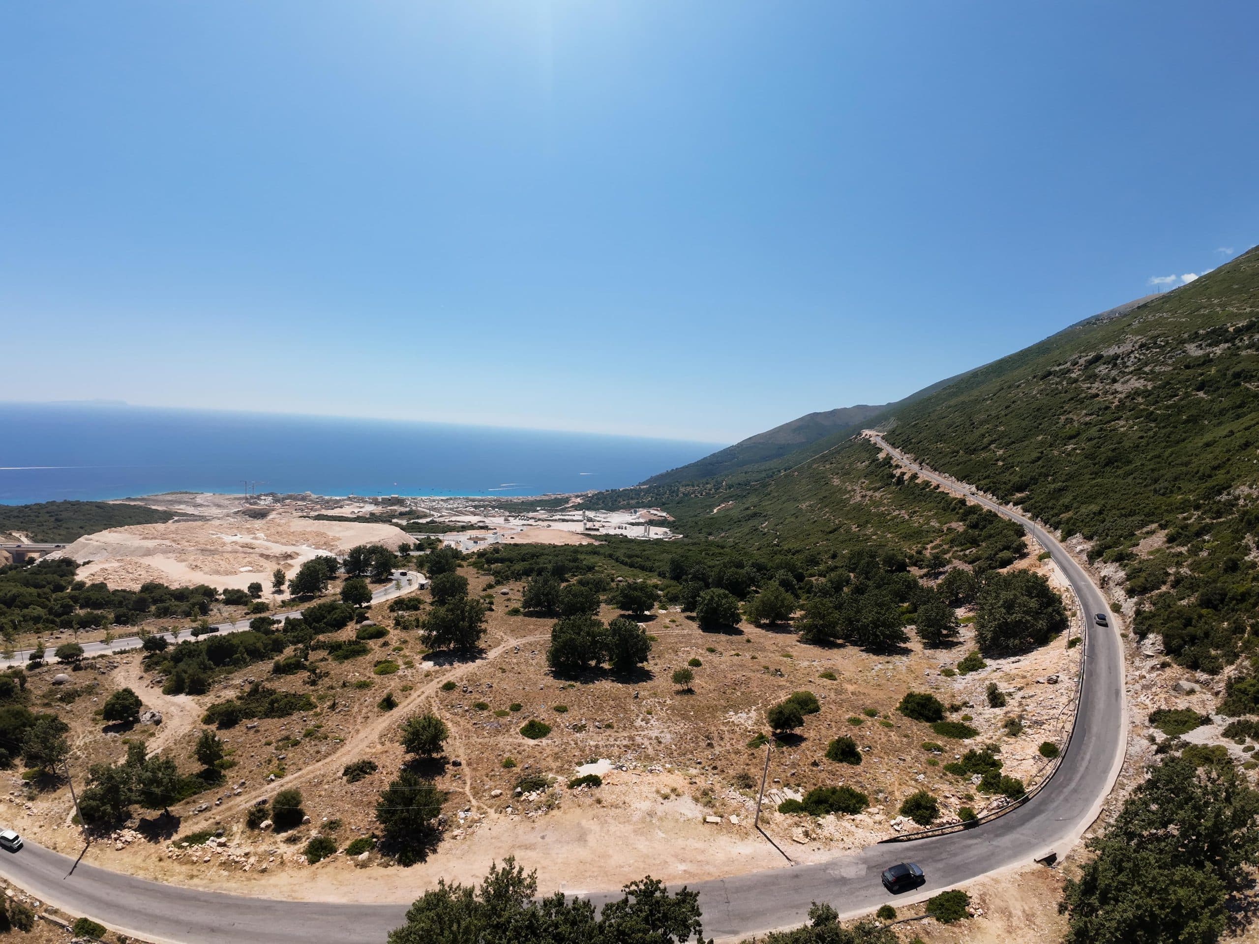 TOKE NE SHITJE – PALASË, KODER, ME PAMJE MAGJEPSËSE DETI DHE MBI GREEN COAST 1 & 2
