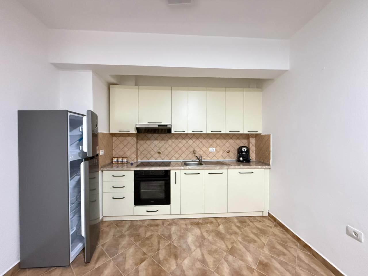 SHITET APARTAMENT 1+1 NE VLORE 4