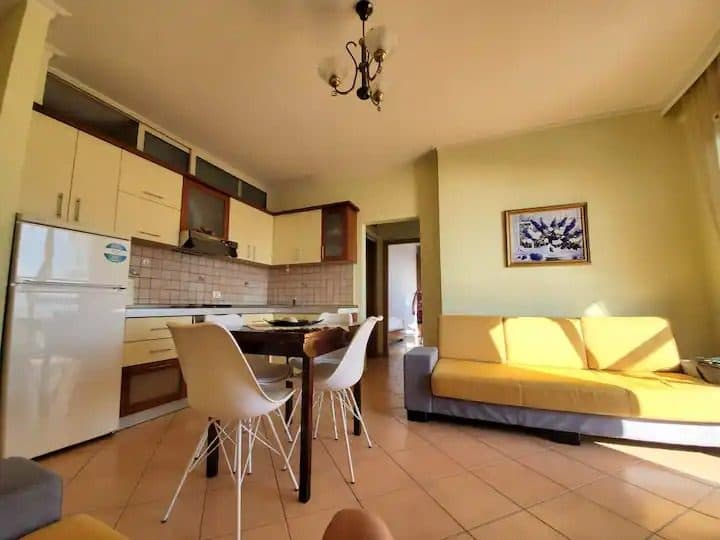 JEPET ME QERA AFATGJATE APARTAMENT 2+1 ME PAMJE DETI NE LUNGOMARE, VLORE 4