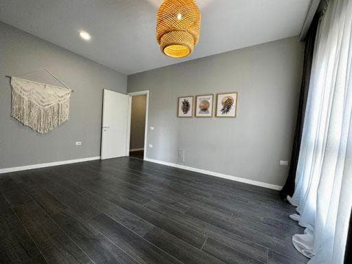 SHITET APARTAMENT 1+1 NE TIRANE,PRANE QENDRES 4