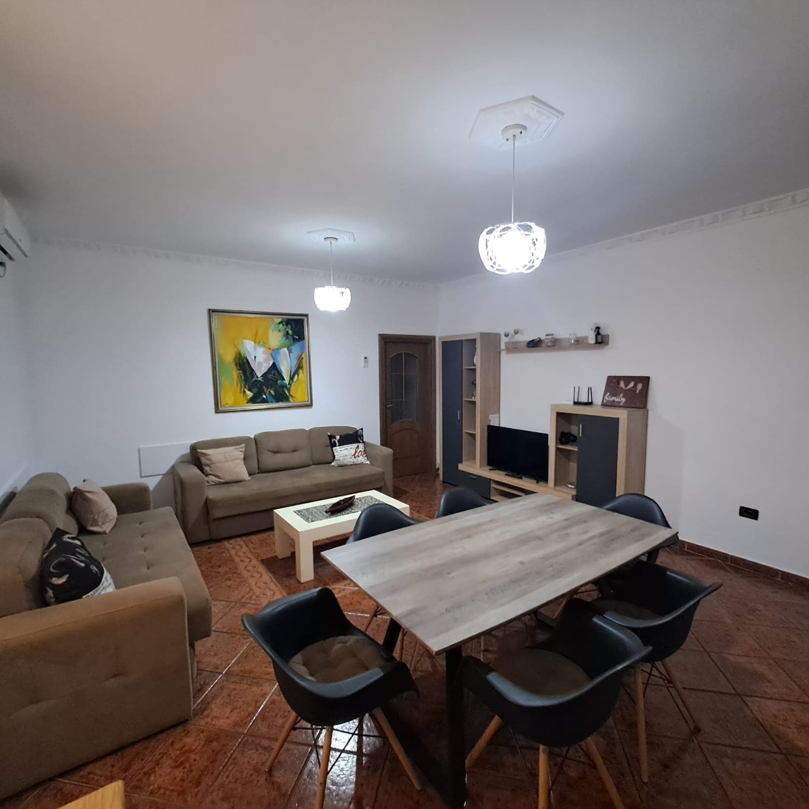 APARTAMENT 2+1 ME QERA AFATGJATE PRANE PORTIT, VLORE