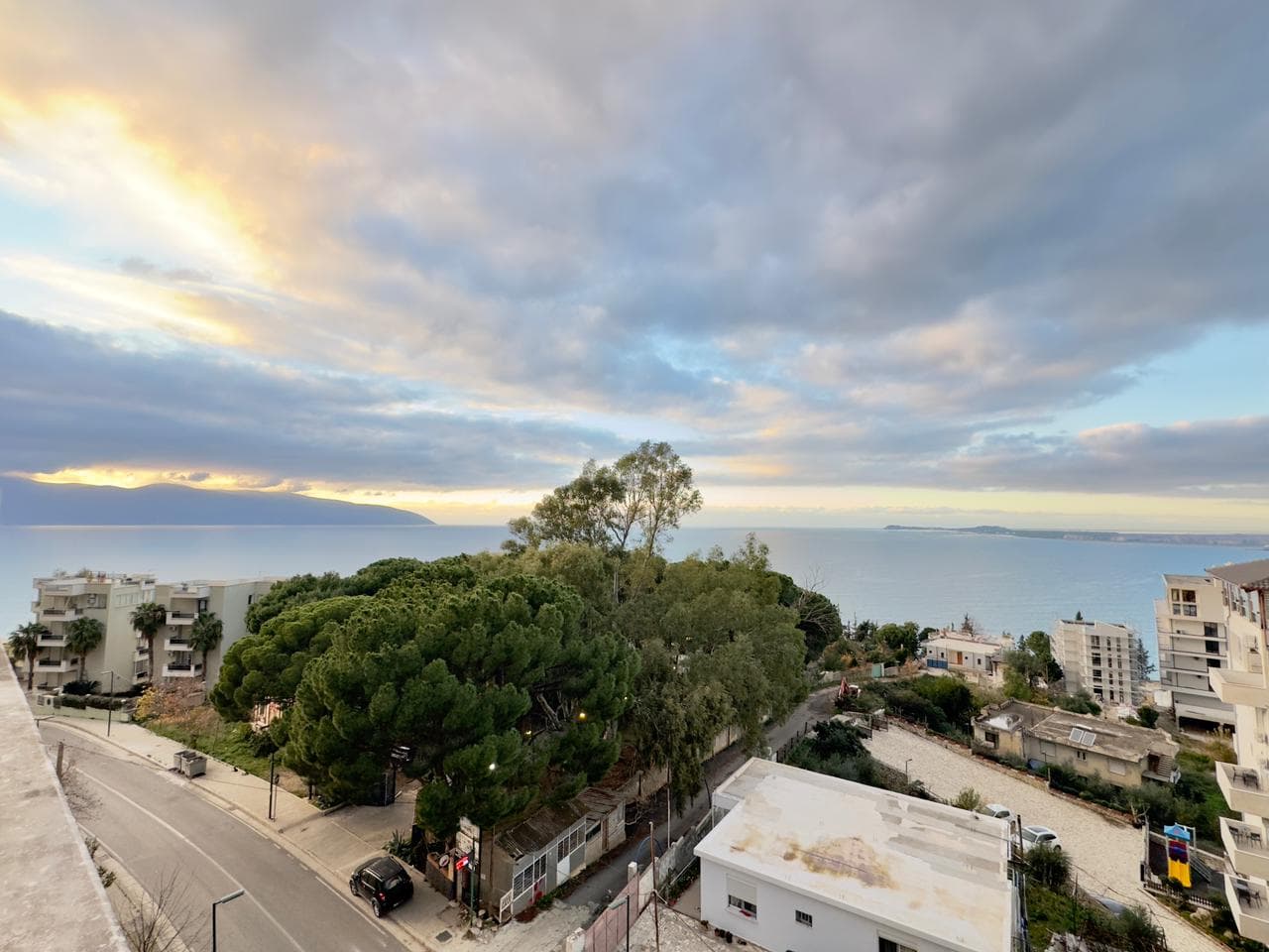 APARTAMENT 2+1 ME PAMJE TE PLOTE DETI NE UJE TE FTOHTE, VLORE