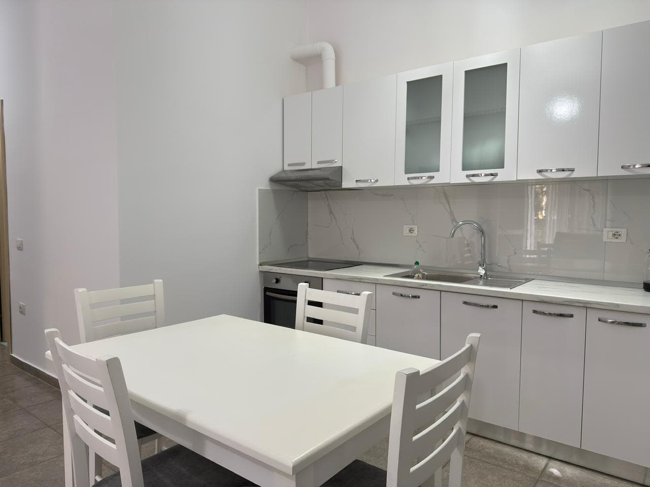 APARTAMENT ME QERA AFATGJATE 1+1 – LUNGOMARE, VLORE 4