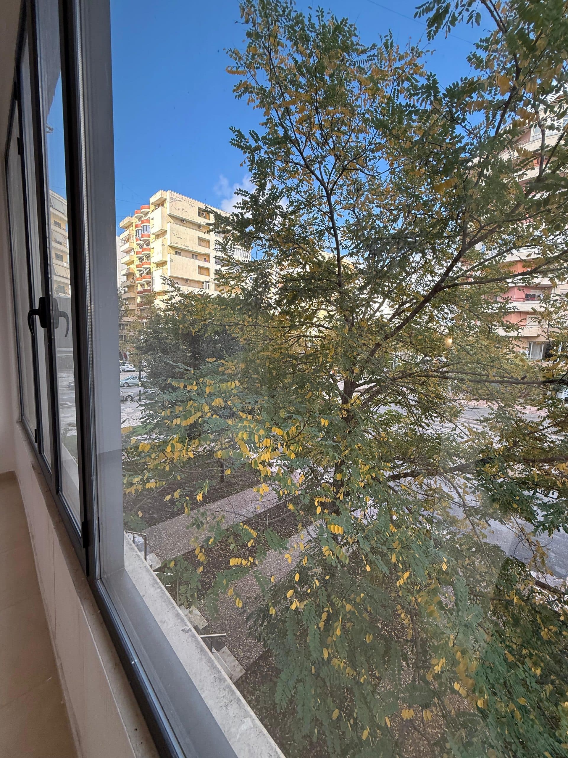 AMBJENT BIZNESI ME QERA – STADIUMI FLAMURTARI, VLORË 4