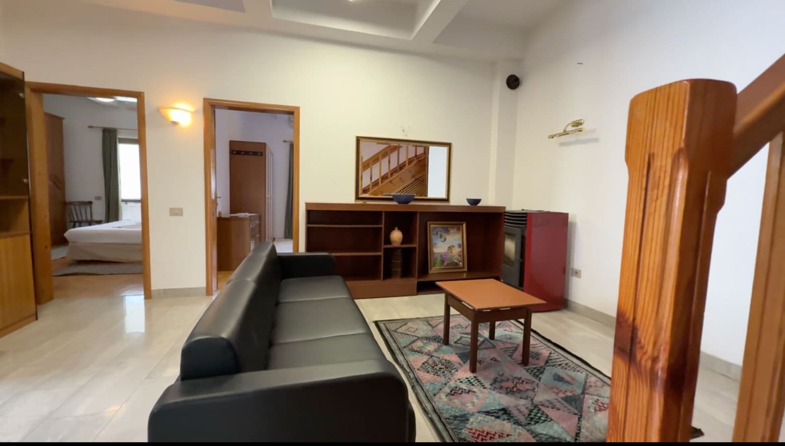 JEPET ME QERA KATI 3 I NJE SHTEPIE PRIVATE – PRANE ARENES NDERKOMBETARE, TIRANE 2
