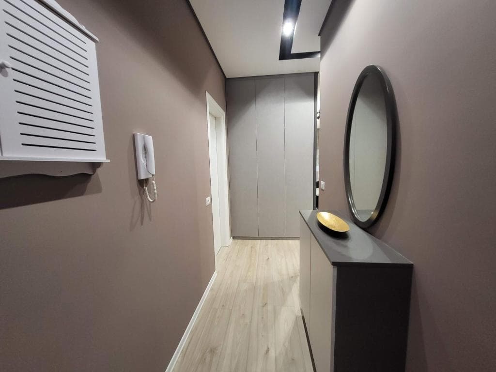 JEPET ME QERA AFATGJATE STUDIO NE LUNGOMARE, VLORE 2