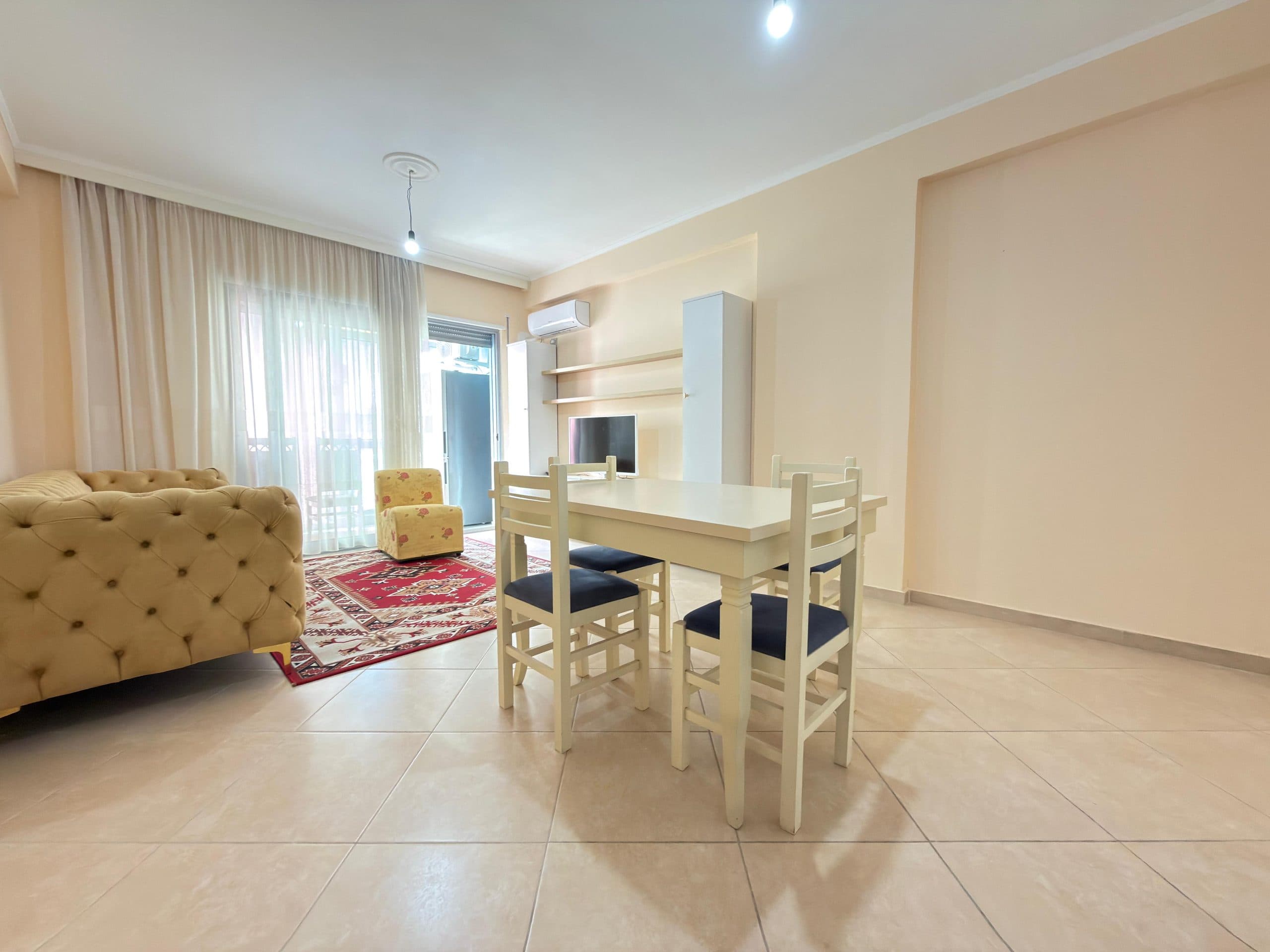 APARTAMENT 2+1+2 ME QERA AFATGJATE NE VLORE-SKELE 2