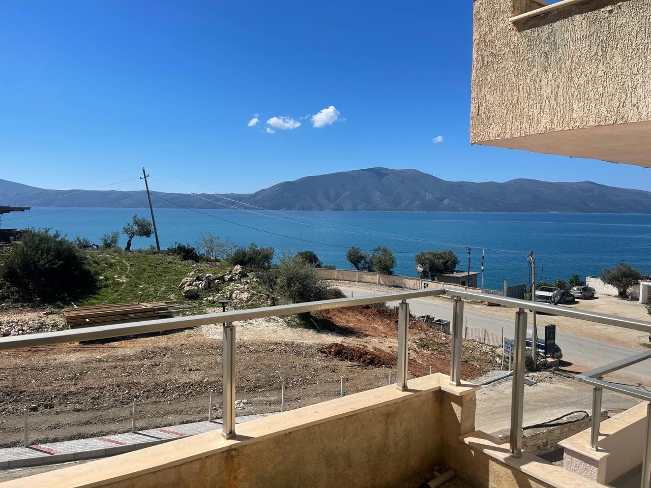 SHITET STUDIO ME PAMJE DETI NE JONUFER, VLORE 3