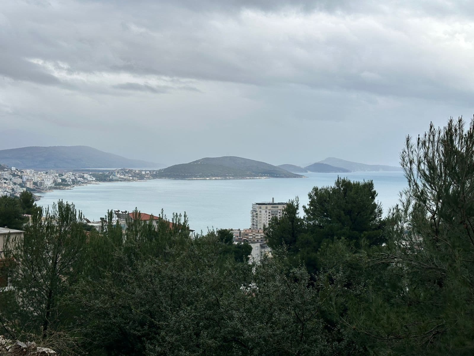SHITET TOKË NË SARANDË – MUNDËSI IDEALE INVESTIMI!