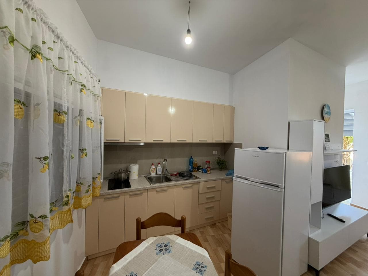 STUDIO ME QERA – UJI I FTOHTE, VLORE 4