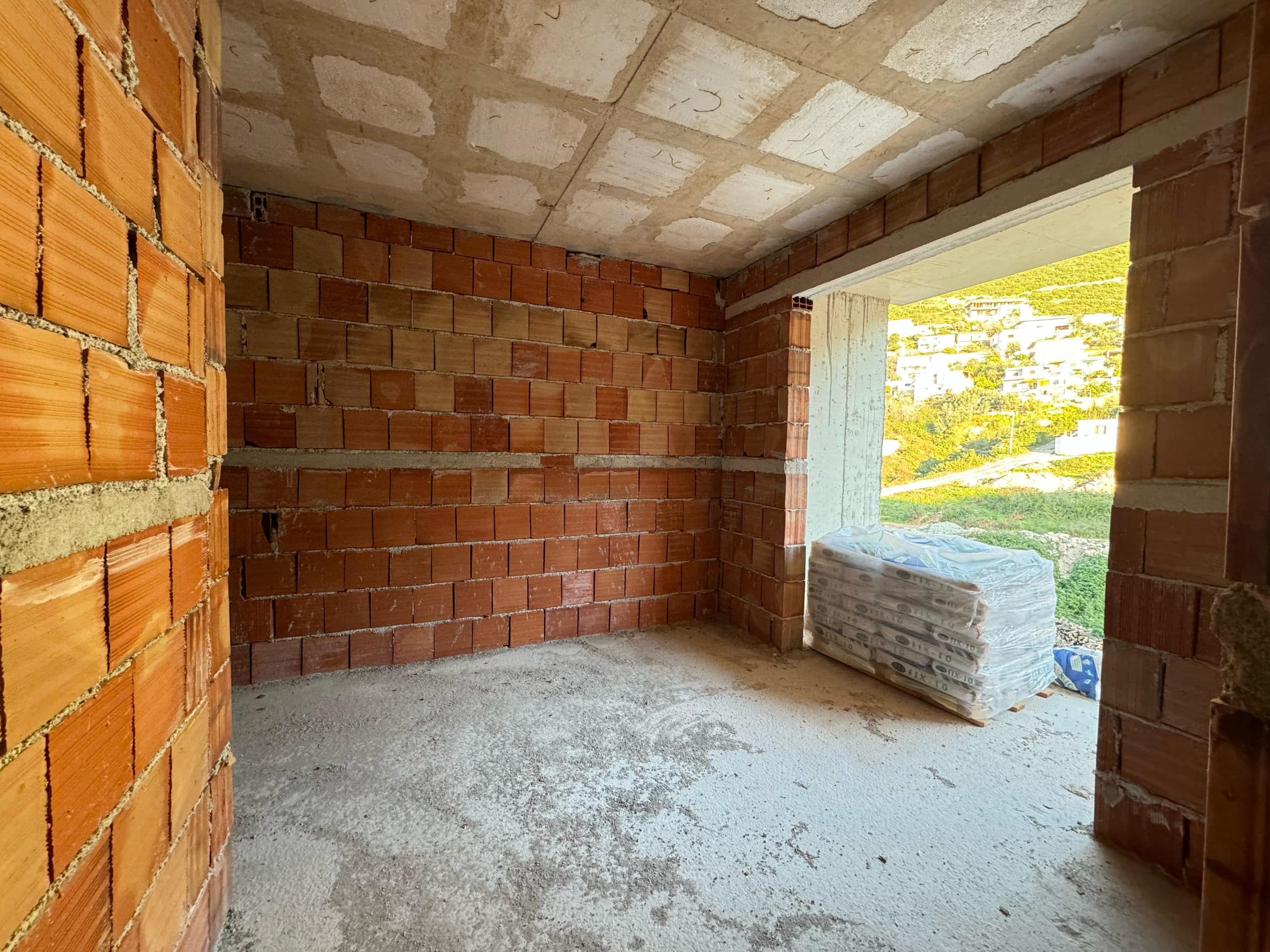 APARTAMENT 1+1 ME PAMJE MALI NE UJE TE FTOHTE, VLORE 4