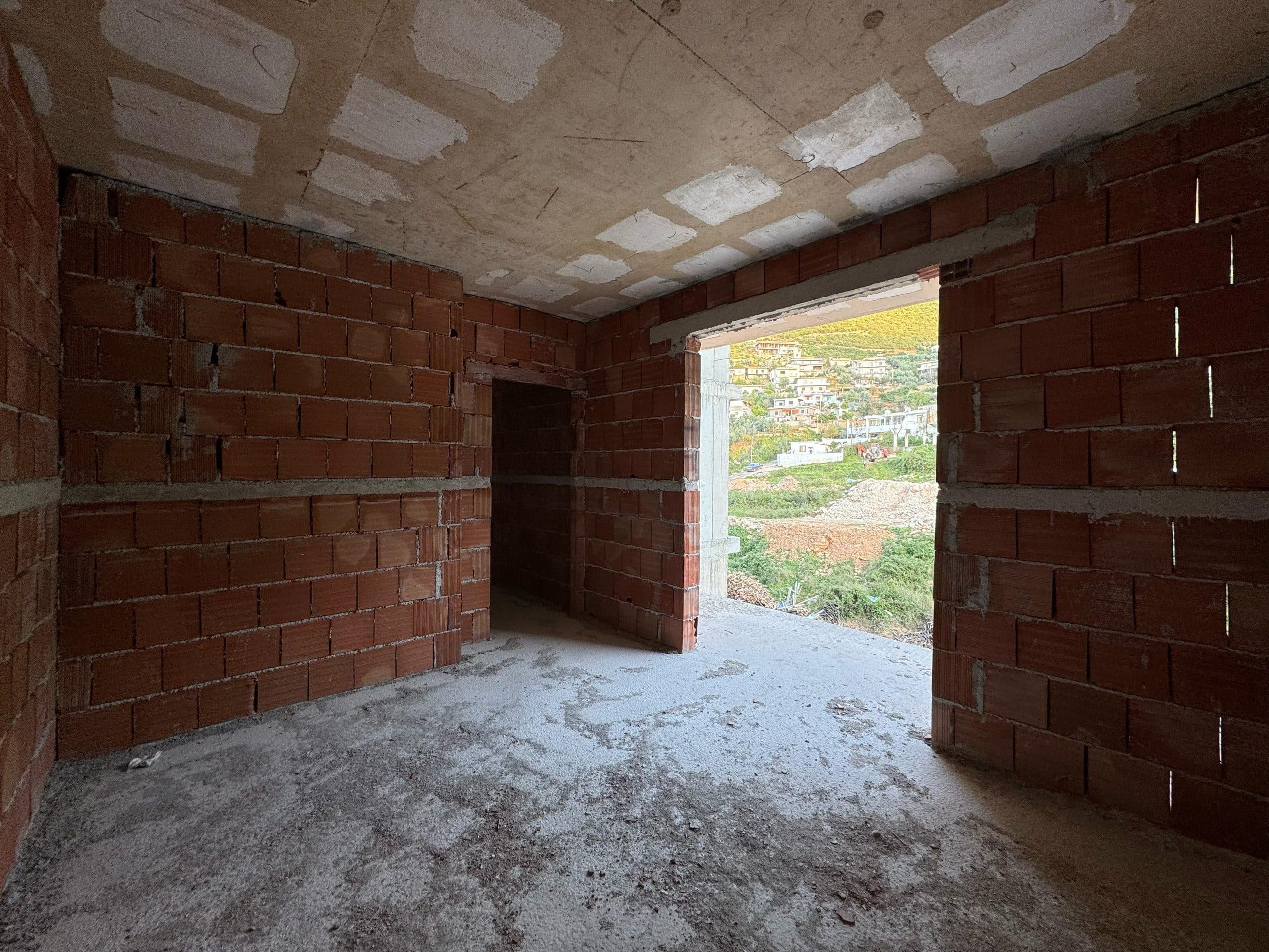 APARTAMENT 1+1 ME PAMJE MALI NE UJE TE FTOHTE, VLORE 3