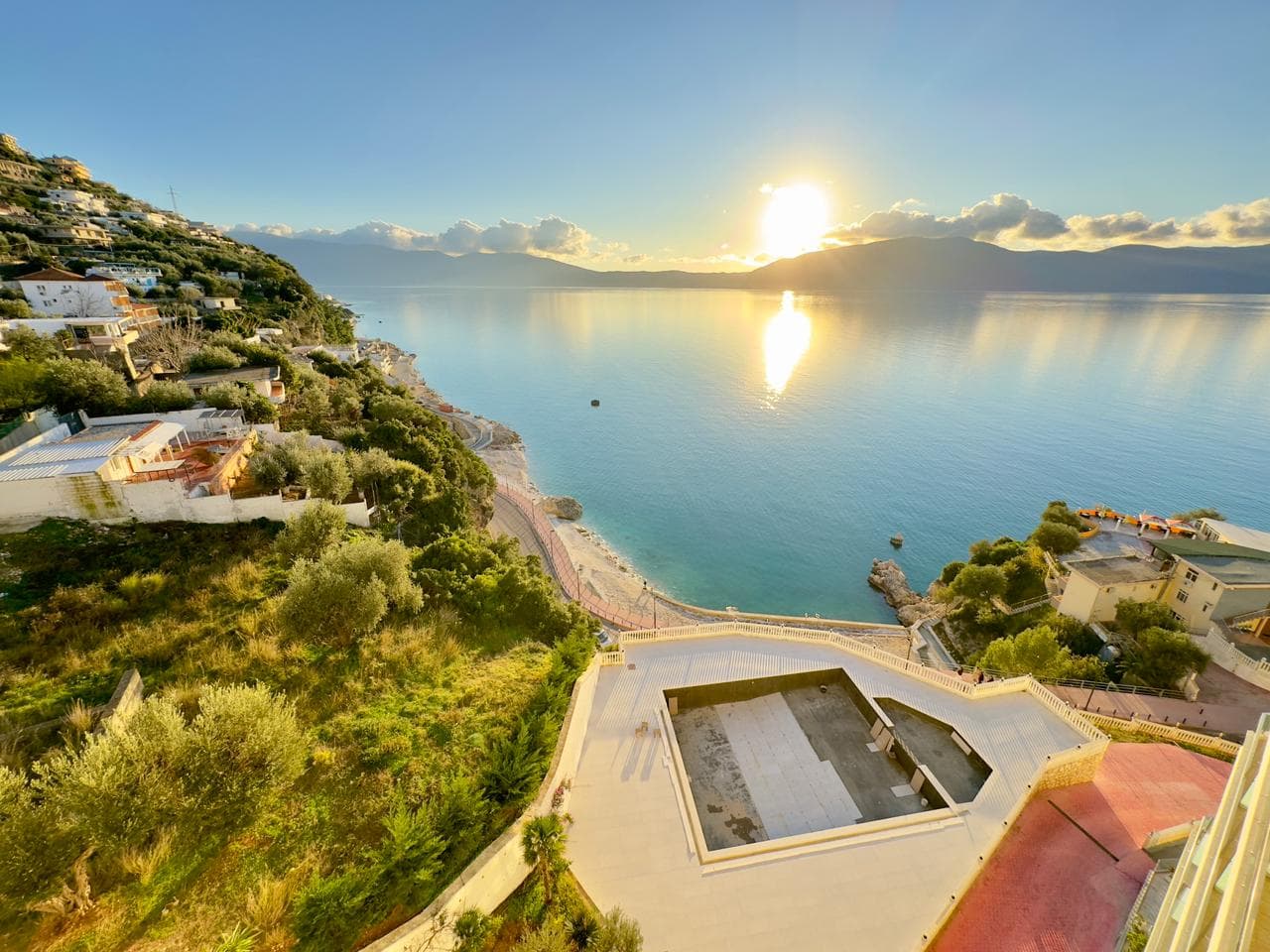 APARTAMENT EKSKLUZIV 1+1 ME QERA NË VLORË – PAMJE BALLORE DETI, KALAJA 3