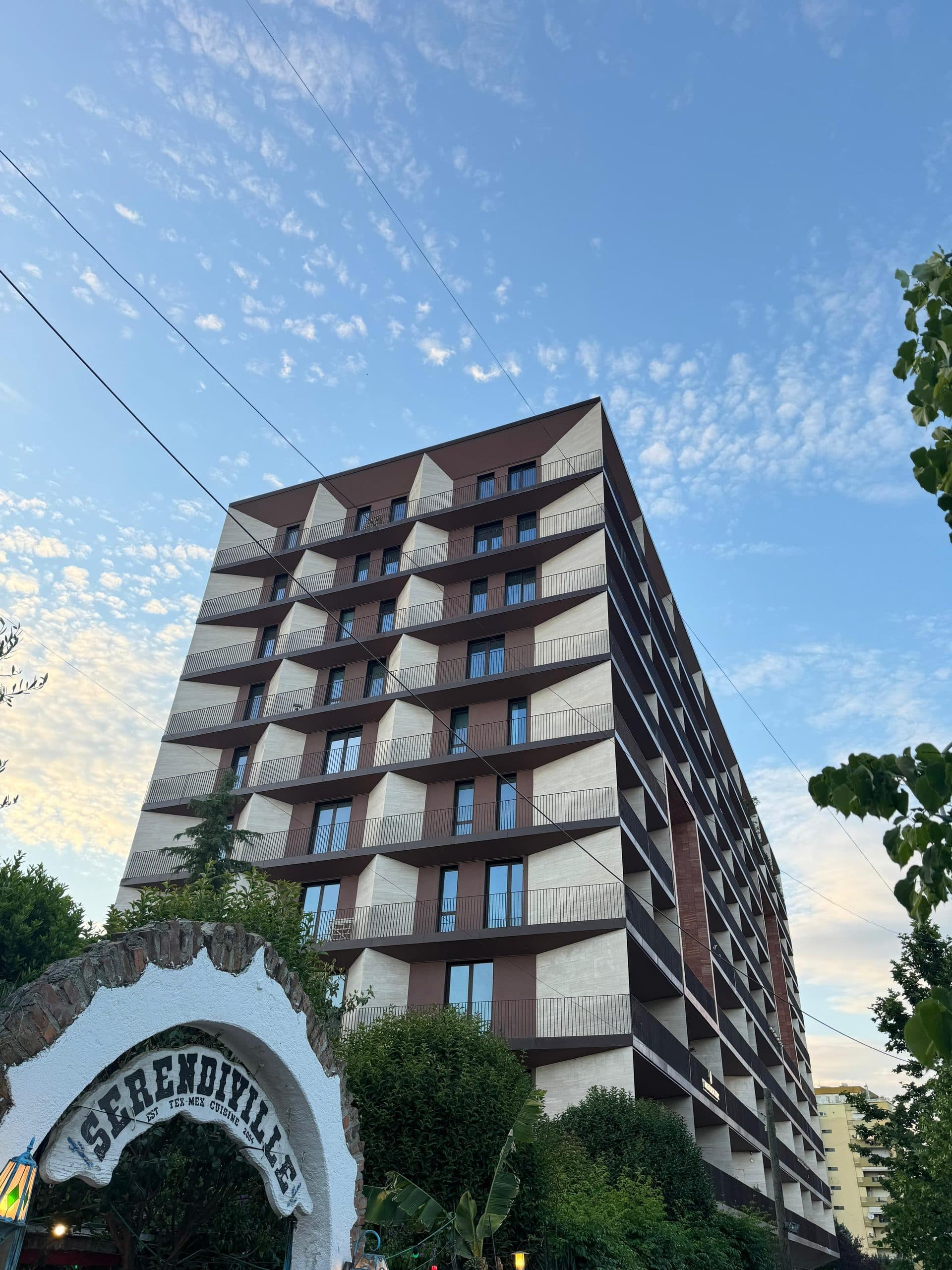 JEPET ME QERA AFATGJATE APARTAMENT 2+1+2 PRANE PARKUT OLIMPIK, TIRANE