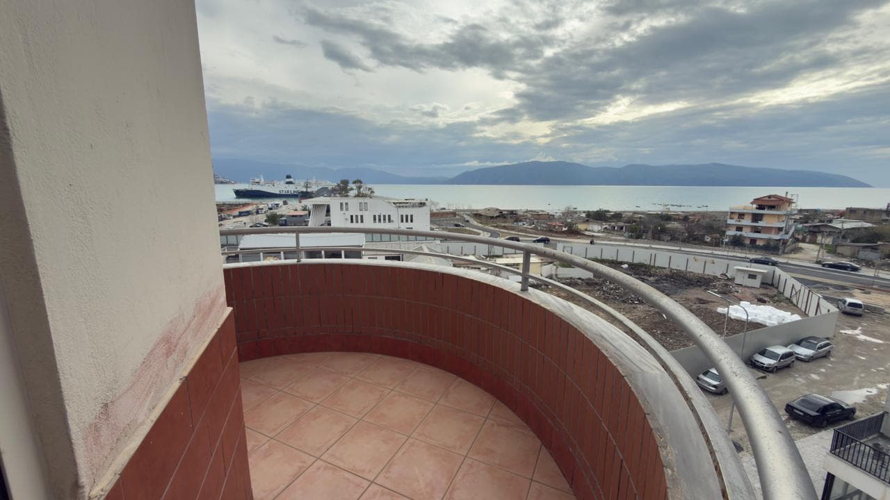 SHITET APARTAMENT 2+1 PRANE PORTIT, VLORE