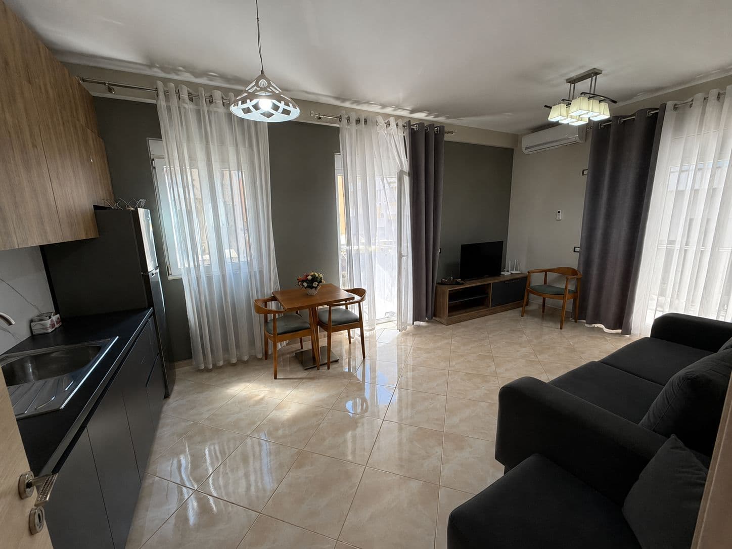 APARTAMENT 2+1 ME QERA NE UJE TE FTOHTE, VLORE